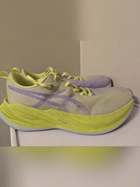 Asics SuperBlast Men Sz 10